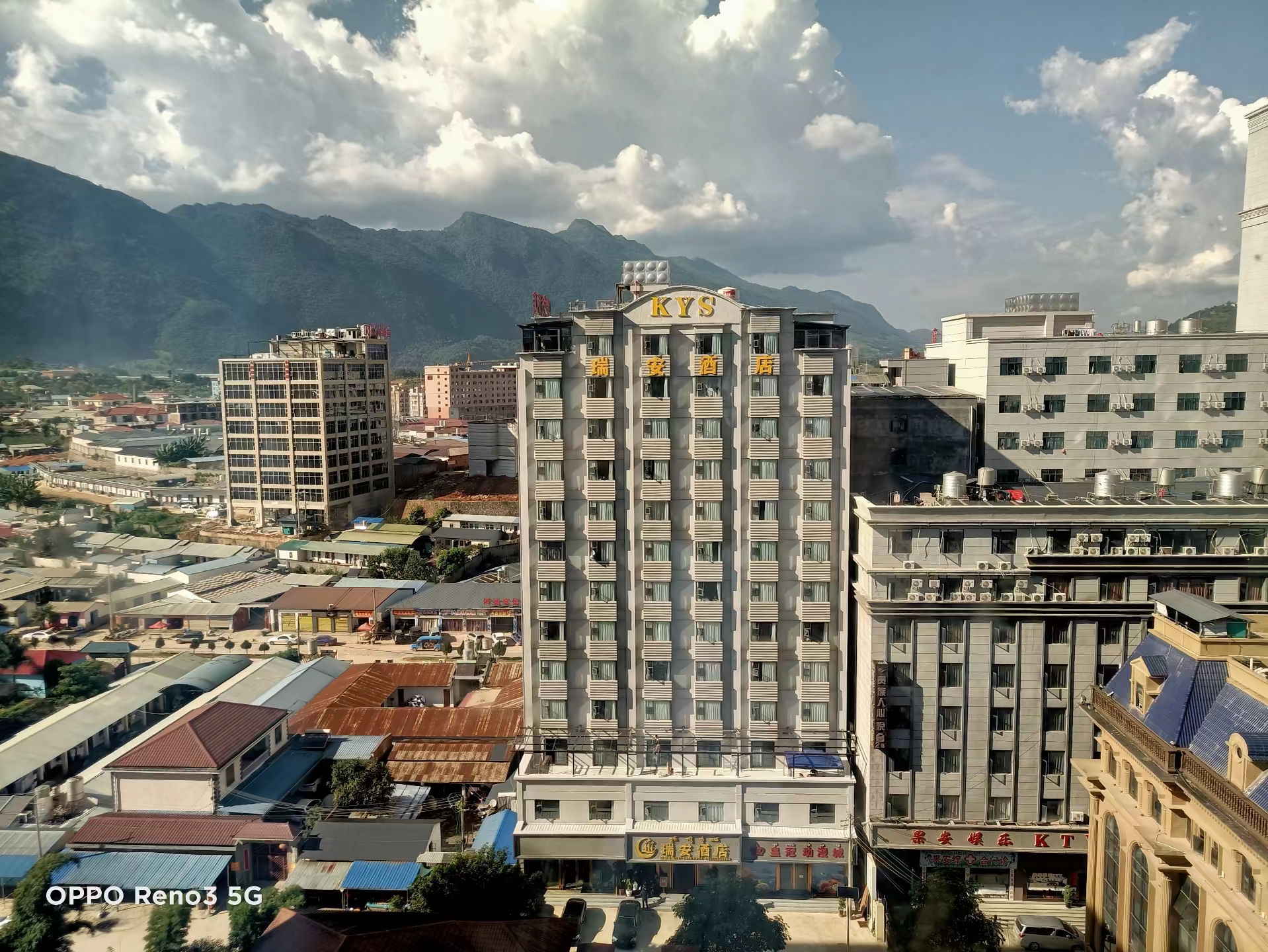 腾龙娱乐酒店服务